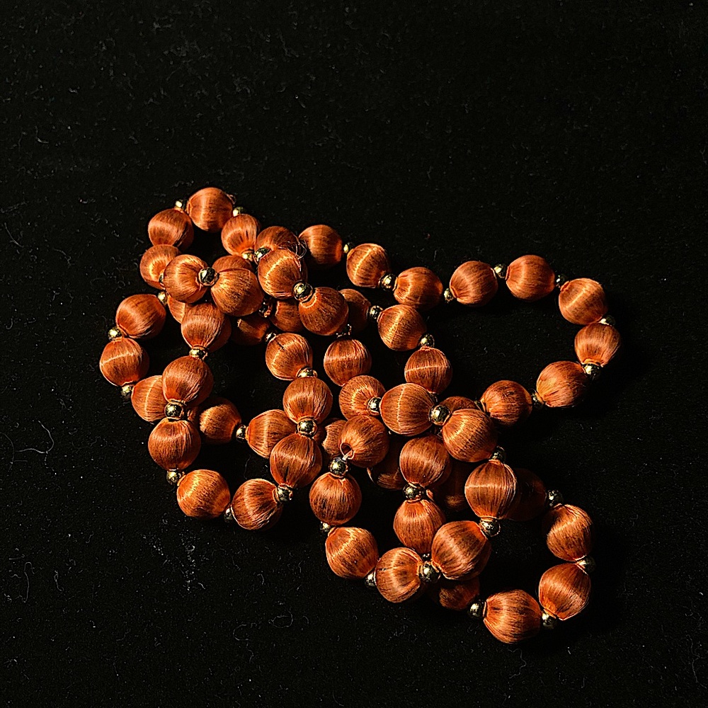 VNTG 1950’s SILK THREAD WRAPPED BEADED NECKLACE RUSTY RED/BROWN